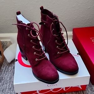 Womans Burgandy lace up boots